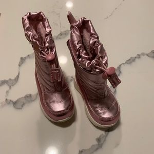 Toddler snow boots NWT